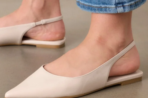 Chic Flats: Graceful Ease for Your Feet